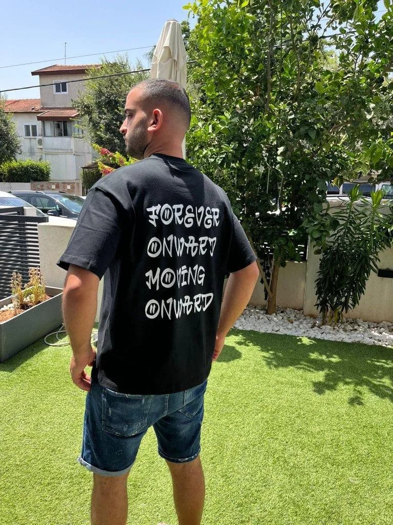 בדפוס - הדפסת חולצות בעיצוב אישי